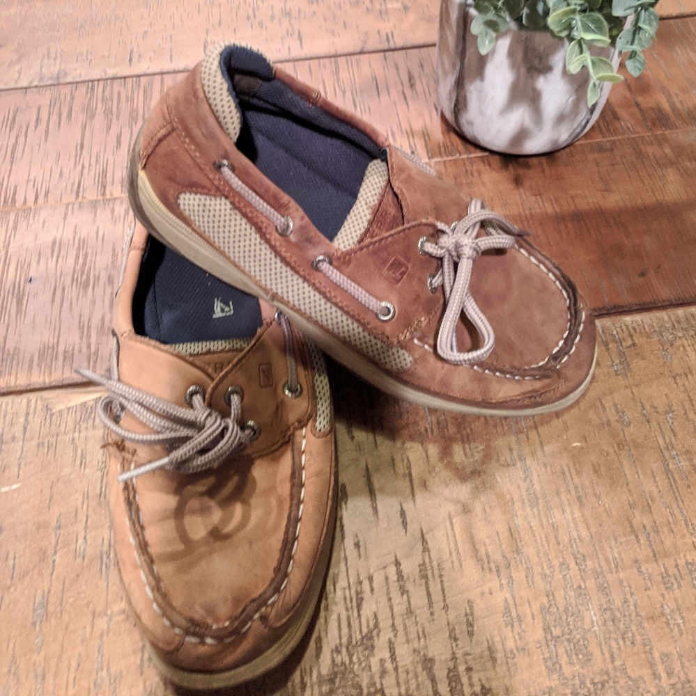 Boys Sperry boat shoes